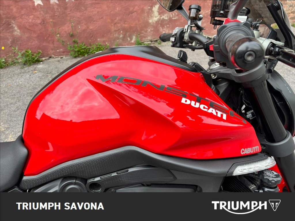DUCATI Monster 937 Red