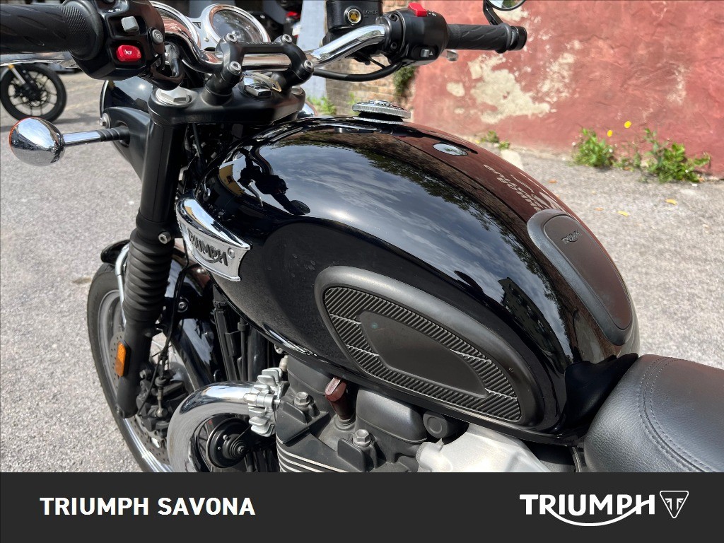 TRIUMPH Bonneville 900 T100 