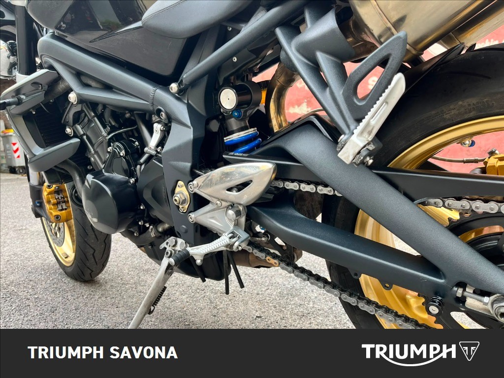 TRIUMPH Street Triple 675 R