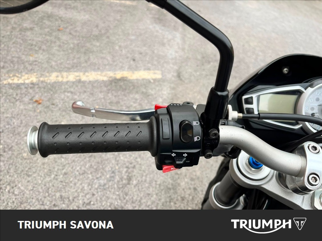 TRIUMPH Street Triple 675 R