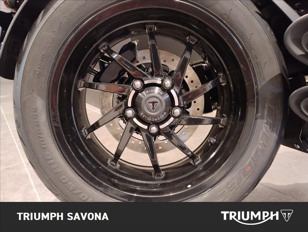 TRIUMPH Rocket III 2500 Storm R